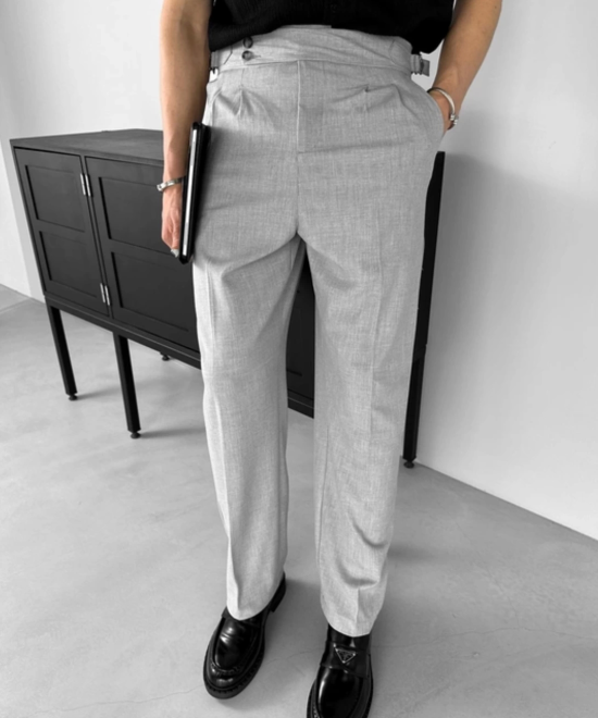 1731983868-gfmsmjszph-erkek-yuksek-bel-rahat-kesim-pileli-pantolon-gri-37844060-sw1092sh1439.png