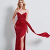 Макси платье красного цвета с декольте на спине и разрезом, идеально сидит, длина 143 см, разрез 74 см, для комфортной носки