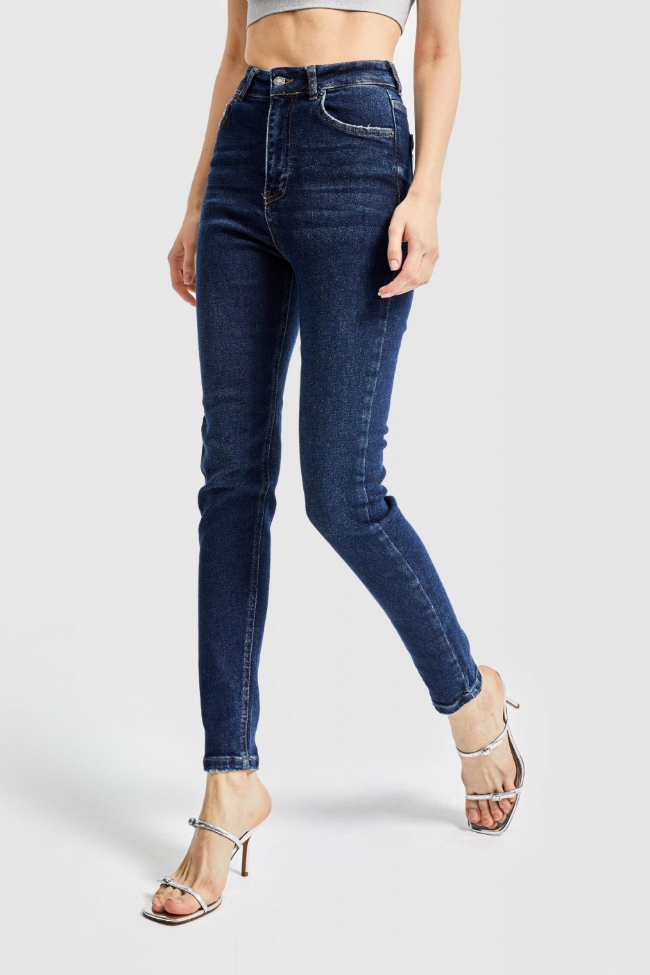 1732176166-3yhj7drl70-kadin-koyu-mavi-renk-super-esnek-kumas-yuksek-bel-skinny-fit-denim-14904.jpg